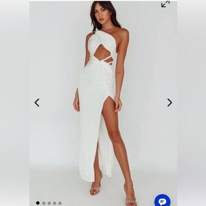 Selfie Leslie White Backless Maxi Dress